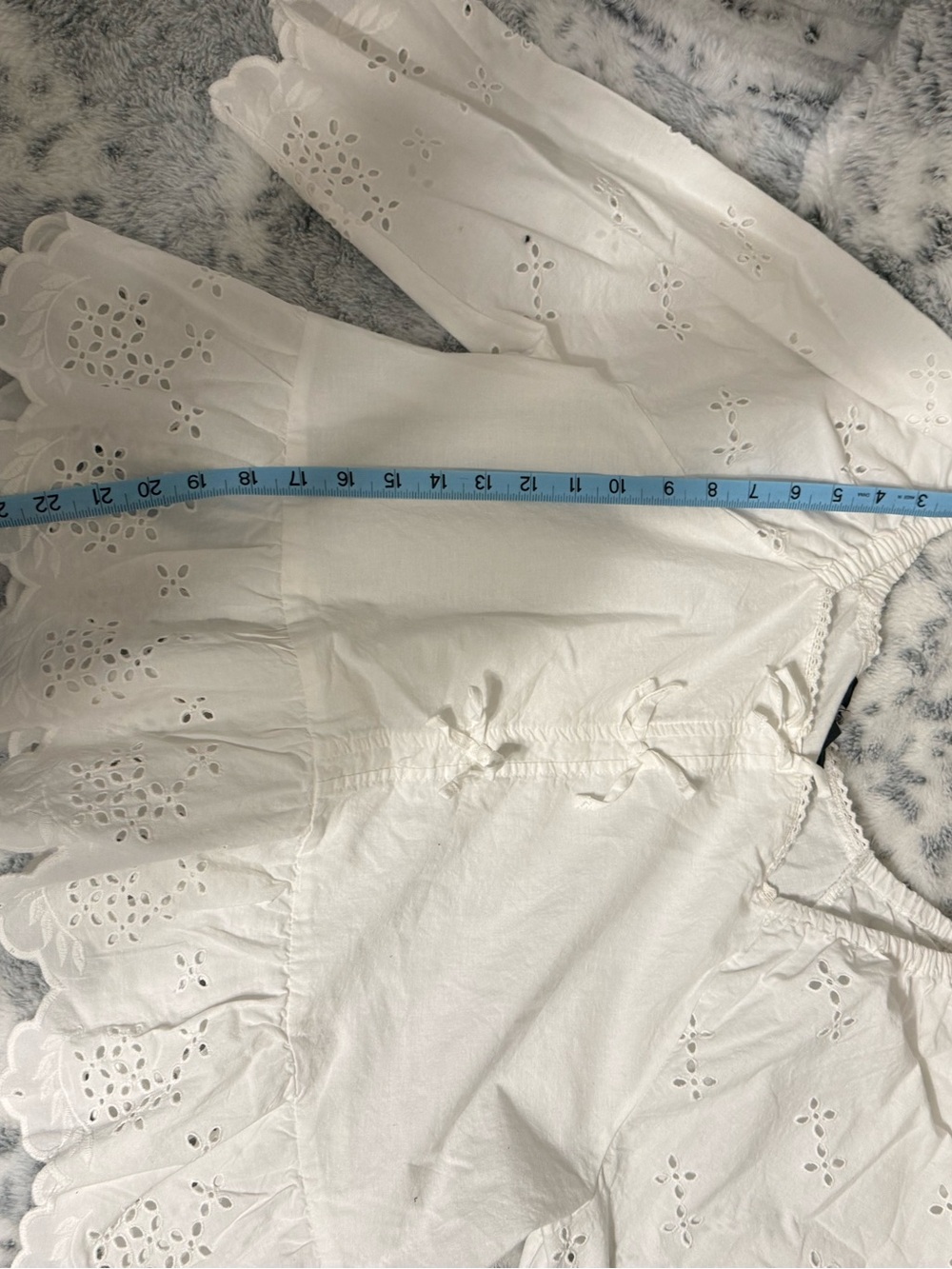 Chic White Eyelet Lace Blouse - Picture 7 of 7